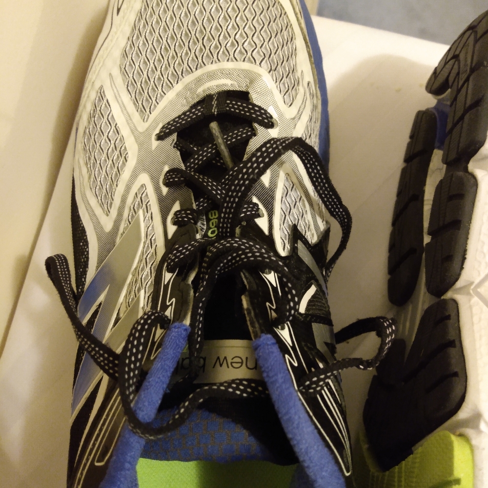 Men's size 11 New Balance athletic shoes - Picture 4 of 8